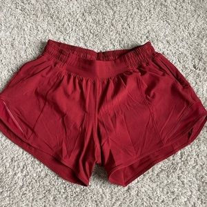 Lululemon low rise tracker running short